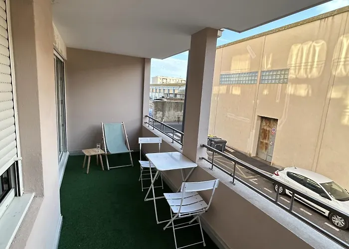 Appartement Cosy Au Coeur De Sete Avec Balcon Detente