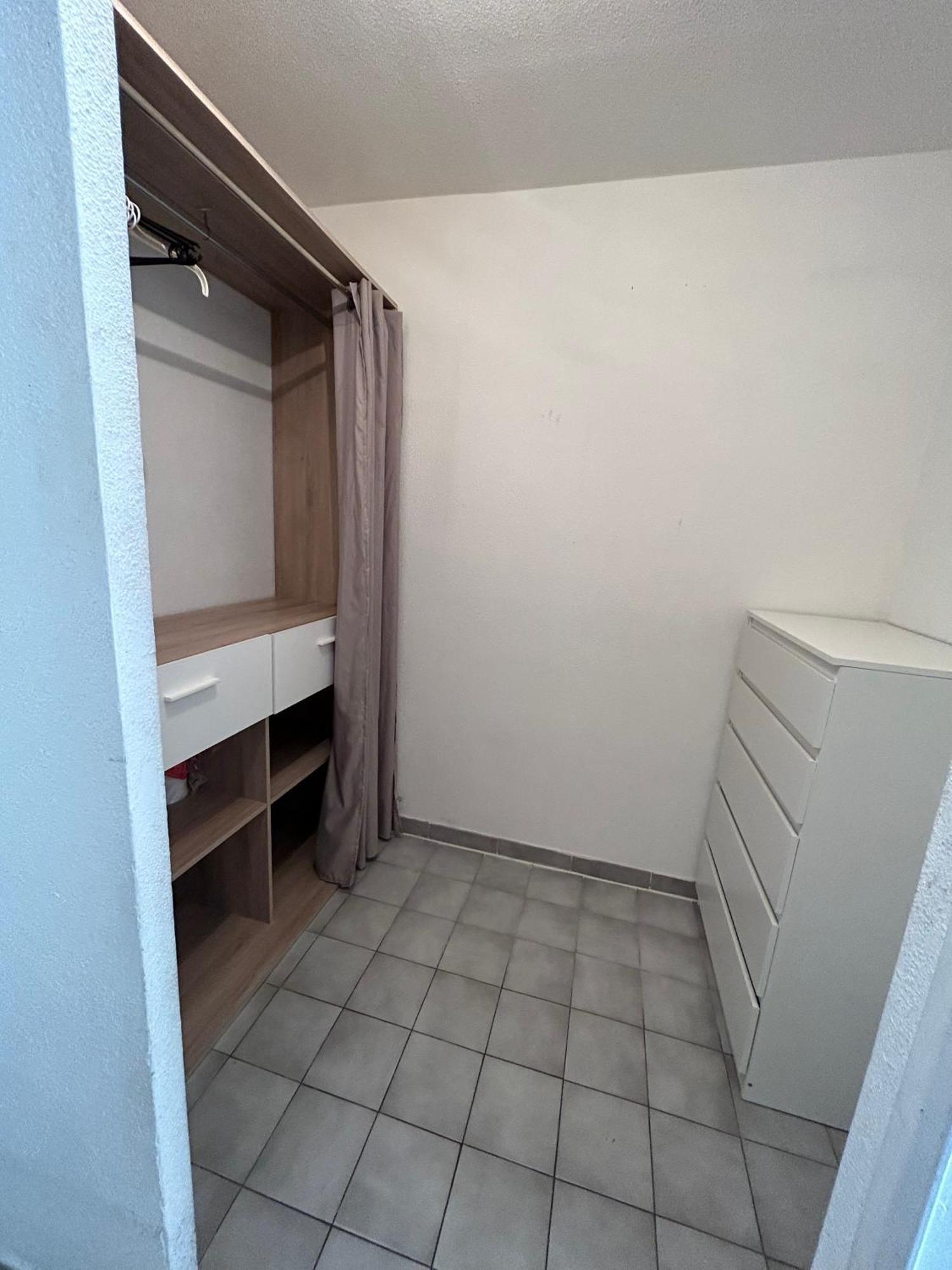 Petit Cosy En Centre * Sete